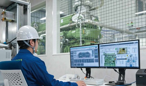 制御分析室の様子